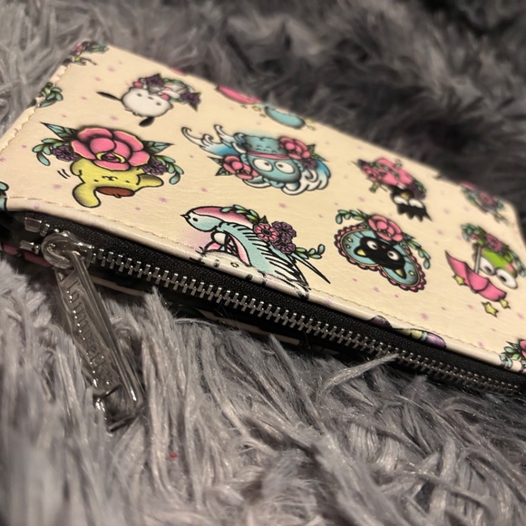 Loungefly x Sanrio Tattoo Flash Wallet - Picture 4 of 5